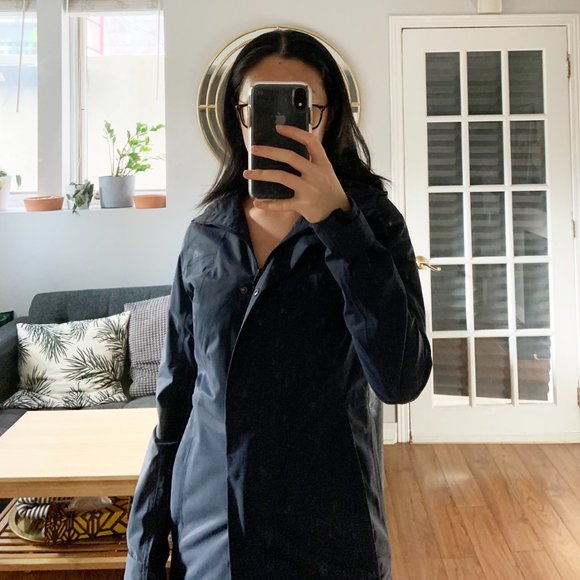 The North Face City Midi Trench (Rain Jacket) - Picture 3 of 6